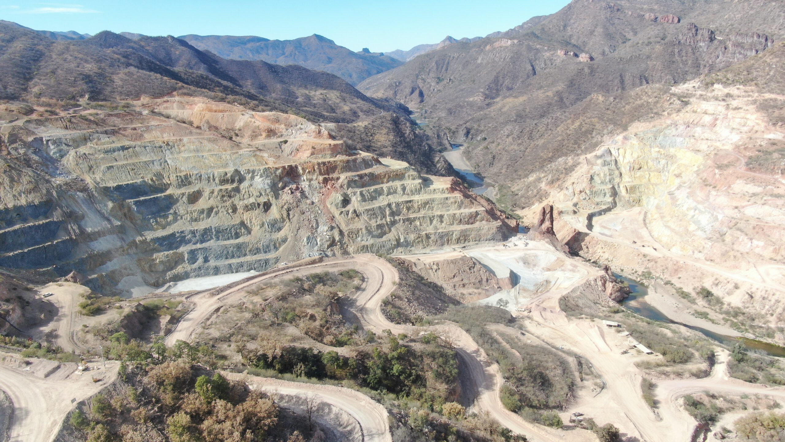 Overview of El Victor Pit reclamation
